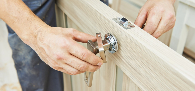 interior door repair Lakewood